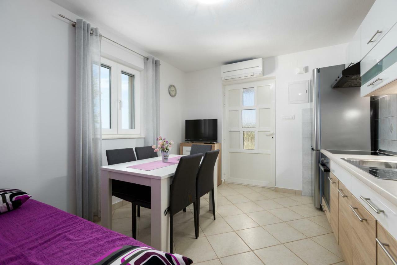 Apartment Goga Sevid Exteriör bild